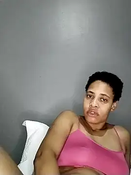 Snapshot of Su_Duarte_1 chatting on 02/05/25, 03:55 Su Duarte 1 online show from 02/05/25, 03:55