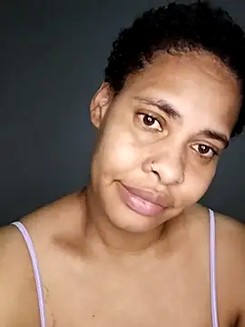 Snapshot of Su_Duarte_1 chatting on 02/25/25, 03:52 Su Duarte 1 online show from 02/25/25, 03:52