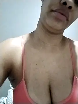 Snapshot of Su_Duarte_1 chatting on 03/04/25, 01:34 Su Duarte 1 online show from 03/04/25, 01:34
