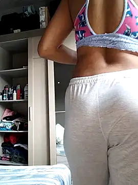 Snapshot of Su_Duarte_1 chatting on 09/18/25, 08:33 Su Duarte 1 online show from 09/18/25, 08:33