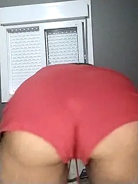 Snapshot of Su_Duarte_1 chatting on 11/13/25, 09:47 Su Duarte 1 online show from 11/13/25, 09:47