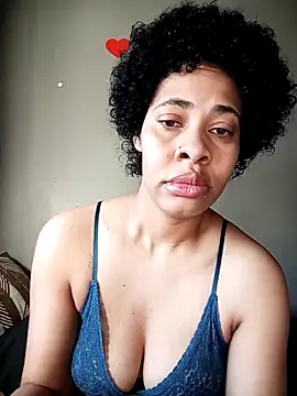 Snapshot of Su_Duarte_1 chatting on 12/04/25, 08:06 Su Duarte 1 online show from 12/04/25, 08:06