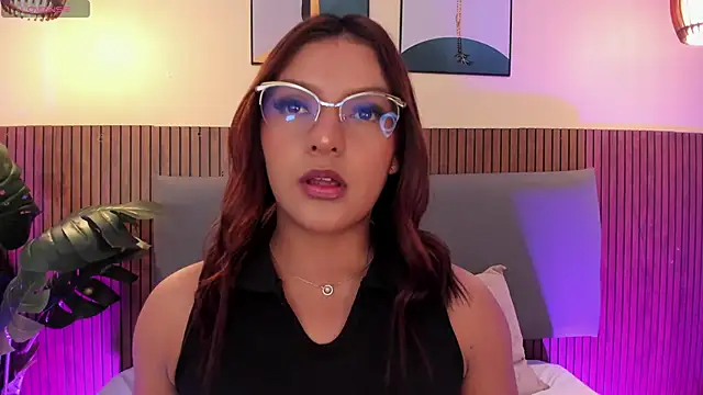 NicolleeEvanss online show from 05/05/26, 11:07