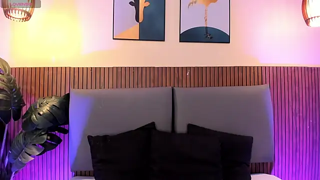 NicolleeEvanss online show from 05/08/26, 10:53