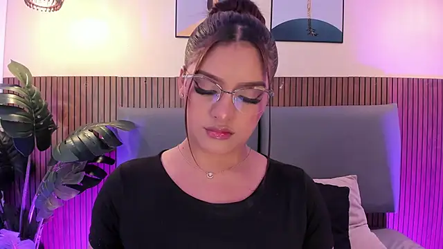 NicolleeEvanss online show from 05/27/26, 11:18