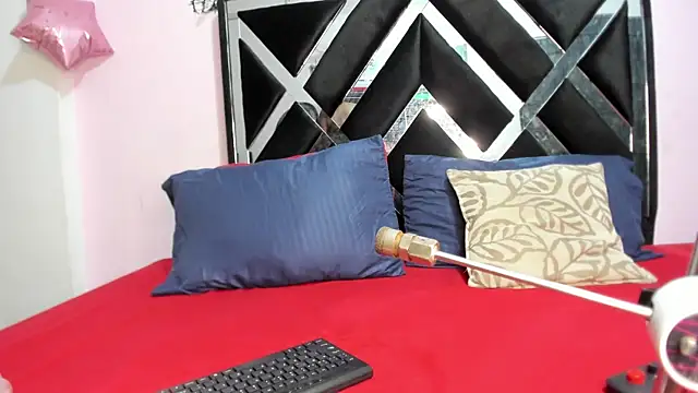 GabyyJones online show from 07/08/26, 01:43