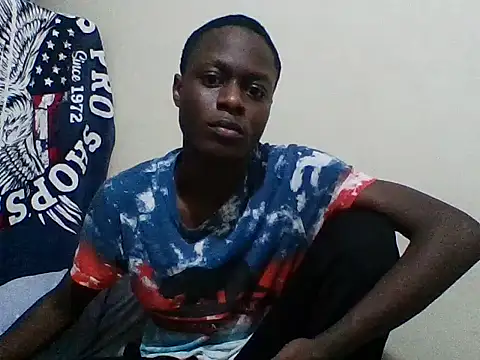 Snapshot of sexy4348 chatting on 11/04/25, 08:41 sexy4348 online show from 11/04/25, 08:41