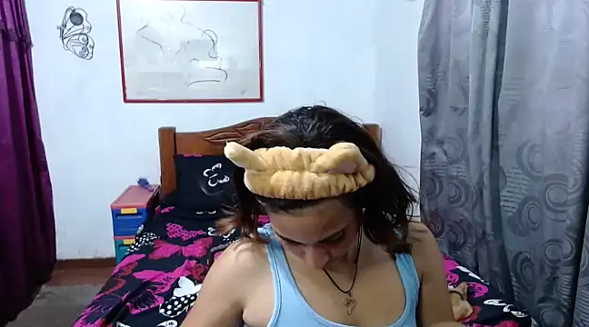 LadyMilk003 online show from 01/04/25, 03:49