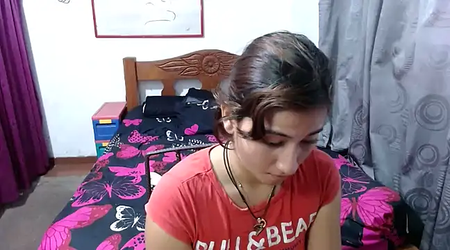 LadyMilk003 online show from 01/07/25, 04:59