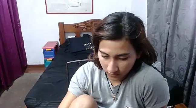 LadyMilk003 online show from 02/05/25, 06:37