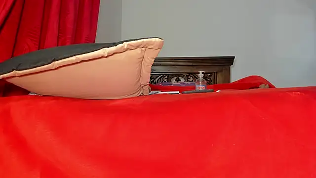 Karentatiana  online show from 12/25/24, 01:42