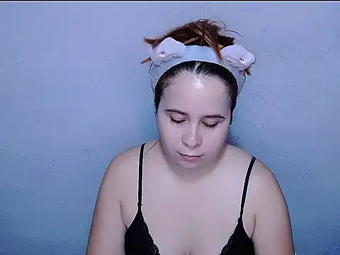 SubLayla01 online show from 05/13/26, 06:27
