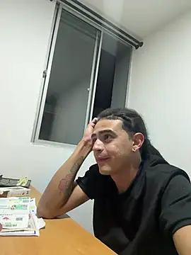 Snapshot of JovenDesobediente chatting on 06/20/26, 04:48 JovenDesobediente online show from 06/20/26, 04:48