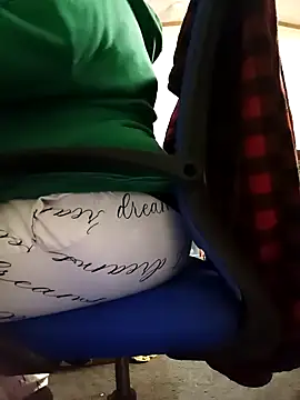 Snapshot of missthickness35_Pika chatting on 01/28/25, 01:49 missthickness35 Pika online show from 01/28/25, 01:49