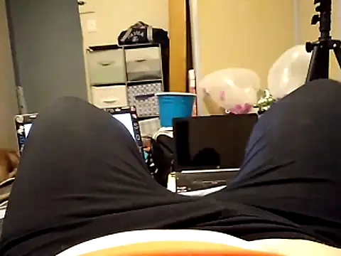 Snapshot of missthickness35_Pika chatting on 11/05/25, 09:59 missthickness35 Pika online show from 11/05/25, 09:59