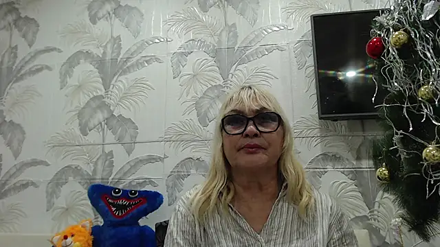 CamDiva113 online show from 02/16/25, 06:21