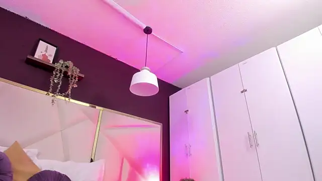 Snapshot of April_bowie chatting on 09/24/25, 12:30 April bowie online show from 09/24/25, 12:30