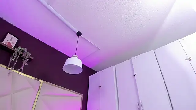 Snapshot of April_bowie chatting on 10/16/25, 11:11 April bowie online show from 10/16/25, 11:11