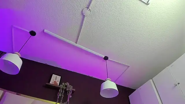 Snapshot of April_bowie chatting on 10/17/25, 11:02 April bowie online show from 10/17/25, 11:02