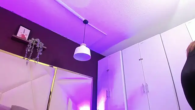 Snapshot of April_bowie chatting on 10/22/25, 11:10 April bowie online show from 10/22/25, 11:10