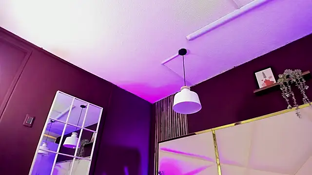 Snapshot of April_bowie chatting on 10/31/25, 03:13 April bowie online show from 10/31/25, 03:13