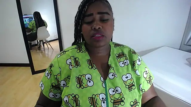 Snapshot of exotic_karmella chatting on 10/01/25, 09:54 exotic karmella online show from 10/01/25, 09:54