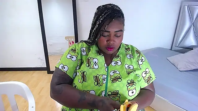 Snapshot of exotic_karmella chatting on 10/06/25, 08:28 exotic karmella online show from 10/06/25, 08:28