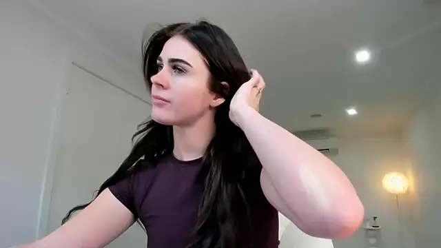 Snapshot of aus_queen chatting on 10/10/25, 12:42 aus queen online show from 10/10/25, 12:42