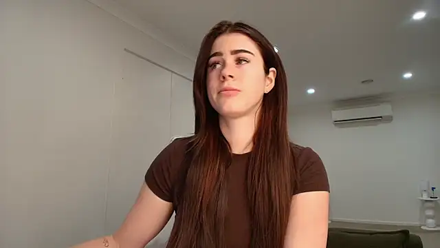 Snapshot of aus_queen chatting on 10/28/25, 12:14 aus queen online show from 10/28/25, 12:14