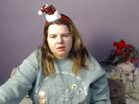 Snapshot of so_shy chatting on 12/14/25, 07:25 so shy online show from 12/14/25, 07:25