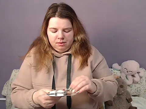 Snapshot of so_shy chatting on 12/15/25, 07:12 so shy online show from 12/15/25, 07:12