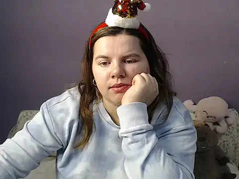 Snapshot of so_shy chatting on 12/18/25, 07:47 so shy online show from 12/18/25, 07:47