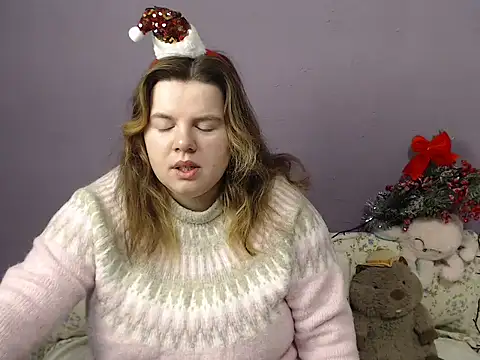 Snapshot of so_shy chatting on 12/19/25, 07:48 so shy online show from 12/19/25, 07:48