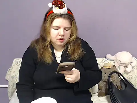 Snapshot of so_shy chatting on 12/23/25, 07:50 so shy online show from 12/23/25, 07:50