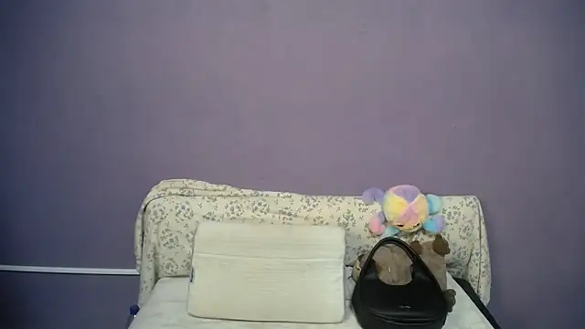 Snapshot of so_shy chatting on 04/19/26, 06:24 so shy online show from 04/19/26, 06:24