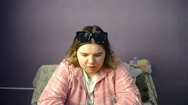 Snapshot of so_shy chatting on 06/01/26, 06:15 so shy online show from 06/01/26, 06:15