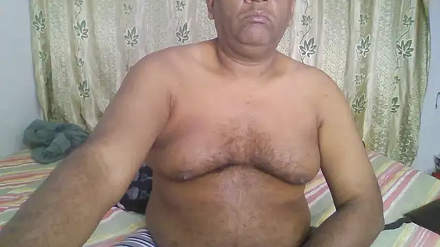 Snapshot of Beargryzzly chatting on 01/21/25, 02:43 Beargryzzly online show from 01/21/25, 02:43