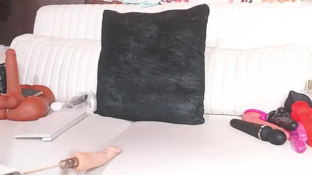 katlyn martins online show from 04/24/26, 06:10