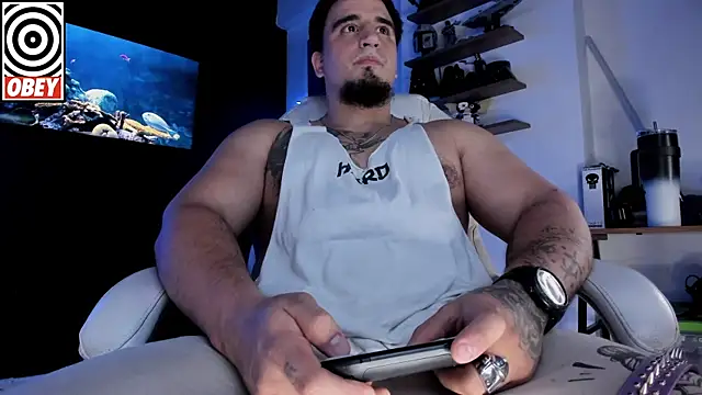 kingbear777 online show from 09/28/25, 05:02