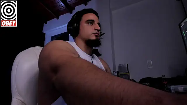 kingbear777 online show from 10/01/25, 12:11