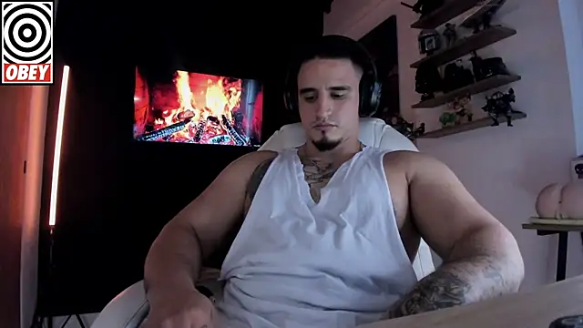 Snapshot of kingbear777 chatting on 11/06/25, 08:04 kingbear777 online show from 11/06/25, 08:04