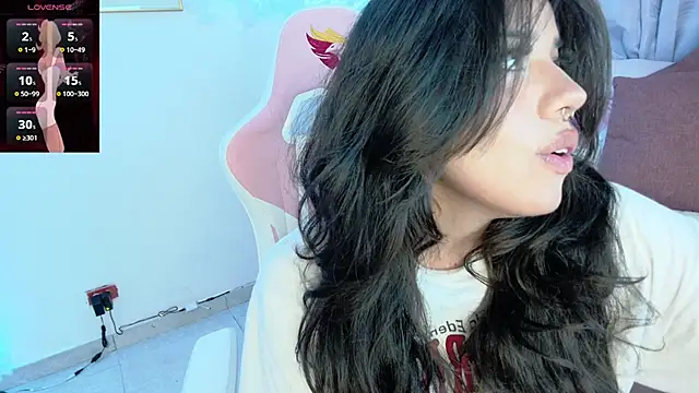 Snapshot of Ag4ta_ chatting on 02/05/25, 01:37 Ag4ta online show from 02/05/25, 01:37