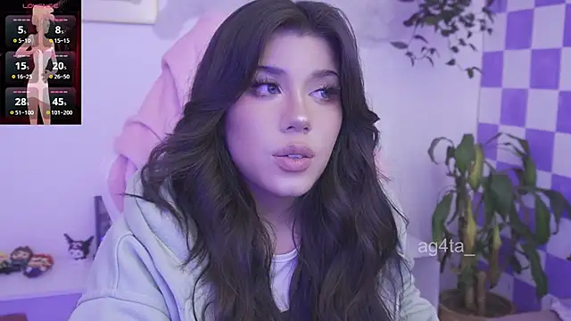 Snapshot of Ag4ta_ chatting on 11/11/25, 12:43 Ag4ta online show from 11/11/25, 12:43