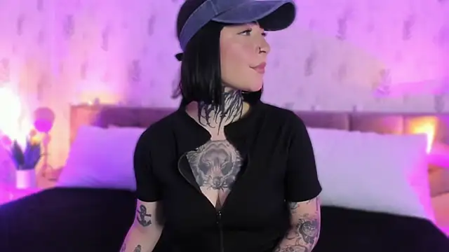 Snapshot of Scolw chatting on 11/10/25, 08:19 Scolw online show from 11/10/25, 08:19