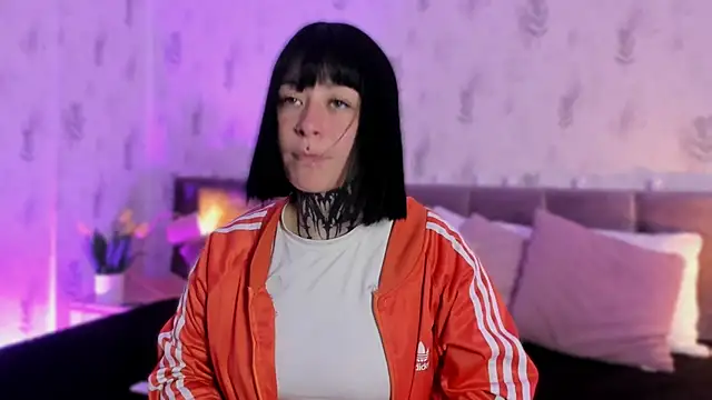 Snapshot of Scolw chatting on 11/20/25, 08:19 Scolw online show from 11/20/25, 08:19