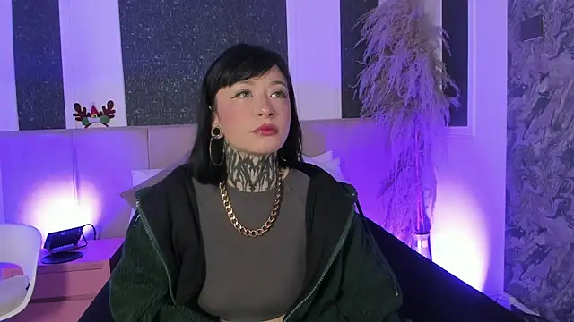 Snapshot of Scolw chatting on 12/03/25, 12:14 Scolw online show from 12/03/25, 12:14