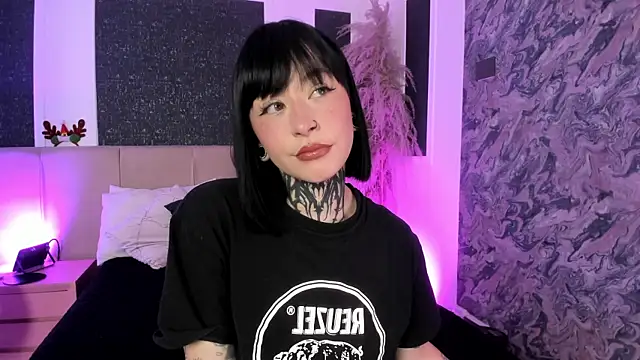 Snapshot of Scolw chatting on 12/05/25, 12:14 Scolw online show from 12/05/25, 12:14