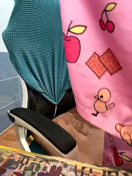 Suri amabel online show from 09/13/25, 03:12