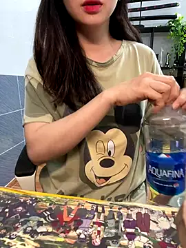 Suri amabel online show from 09/14/25, 04:50