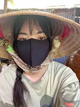 Suri amabel online show from 09/15/25, 04:56